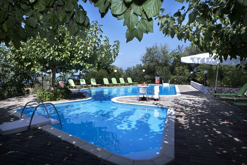 Dafnoudi Hotel Apartments Antipata  Exterior foto